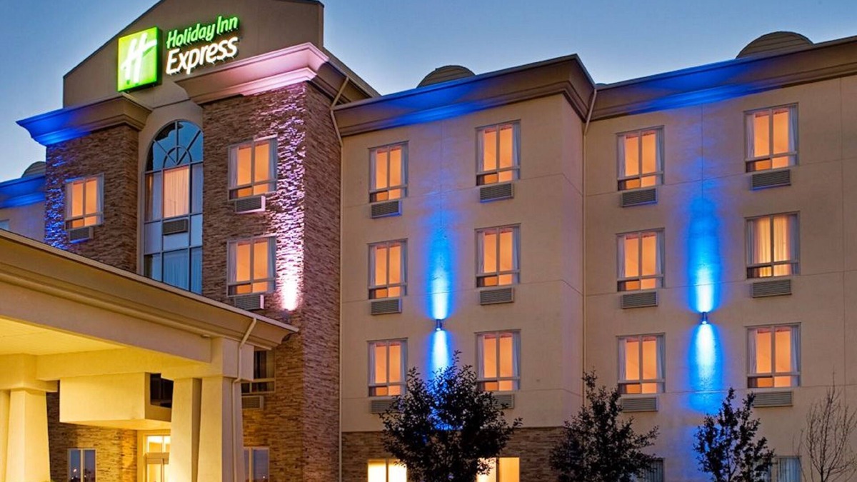 Fort St. John Hotel | Holiday Inn Express Fort St John by IHG