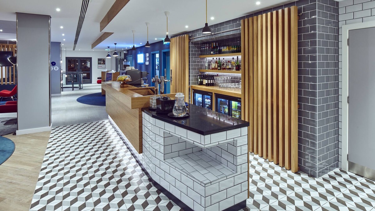 Gibraltar Hotel | Holiday Inn Express Gibraltar by IHG