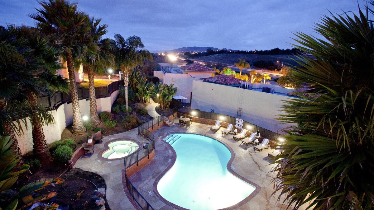 Grover Beach Hotel | Holiday Inn Express Grover Beach-Pismo Beach Area by IHG