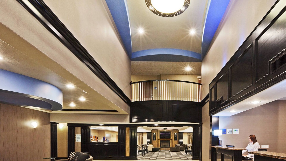 Jacksonville Hotel | Holiday Inn Express Hotel & Suites JACKSONVILLE by IHG