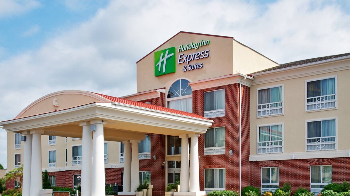 Natchitoches Hotel | Holiday Inn Express Hotel & Suites Natchitoches by IHG