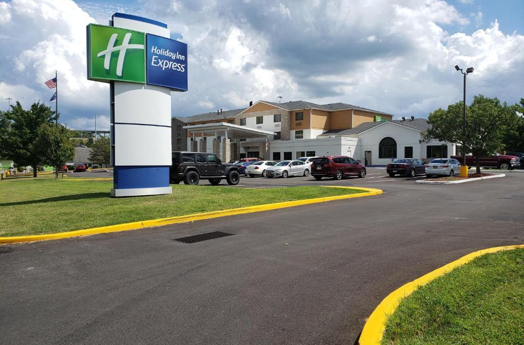 Bairdford Hotel | Holiday Inn Express Hotel Pittsburgh-North/Harmarville by IHG