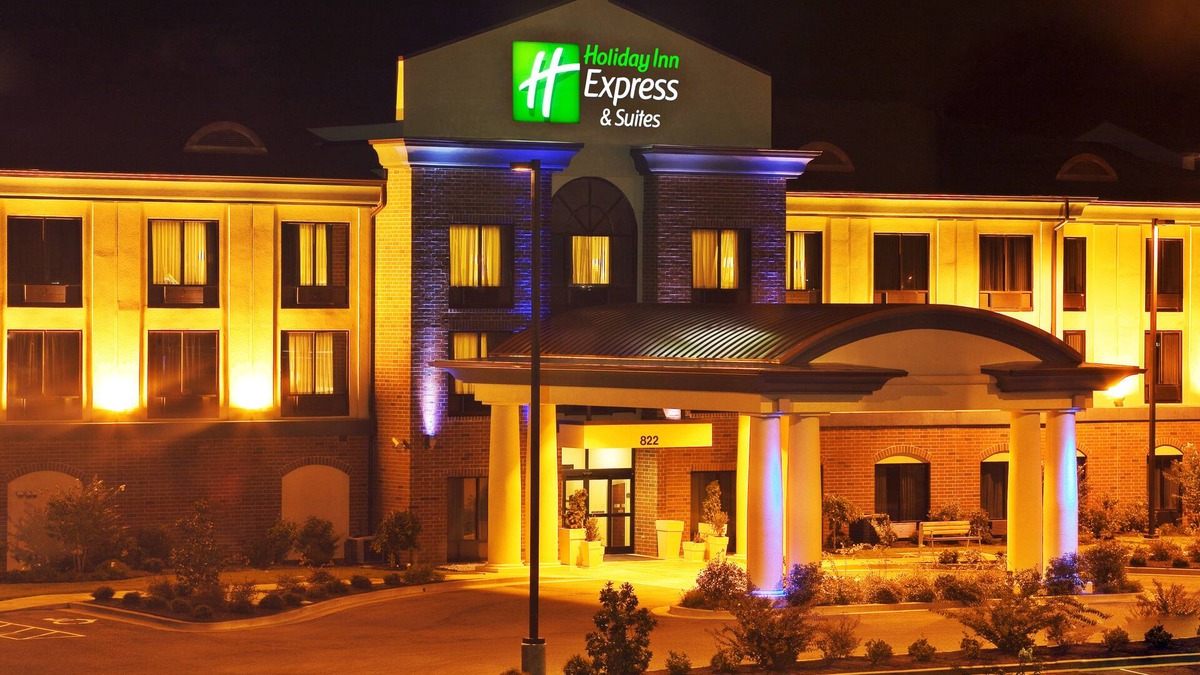 Dyersburg Hotel | Holiday Inn Express Hotel & Suites Dyersburg by IHG