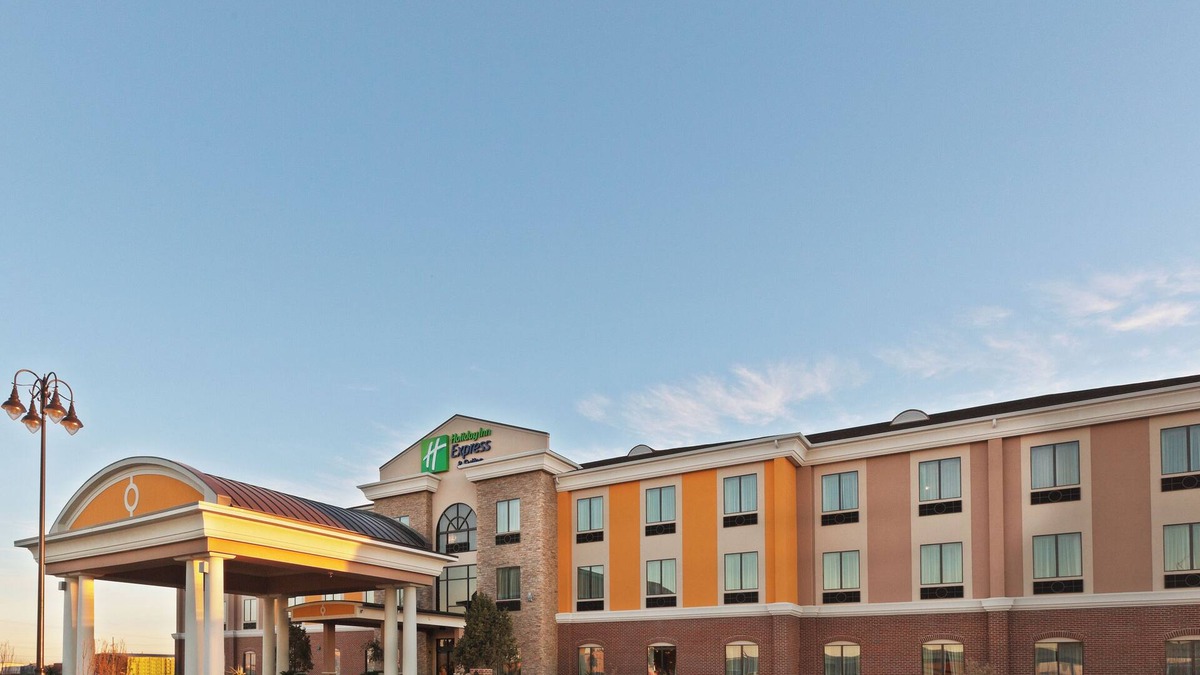 Wolfforth Hotel | Holiday Inn Express Hotel Suites Lubbock Southwest-Wolfforth by IHG