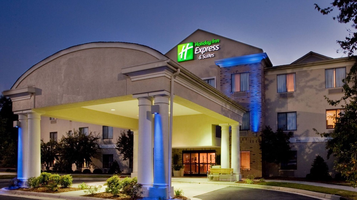 Kinston Hotel | Holiday Inn Express Hotel and Suites Kinston by IHG