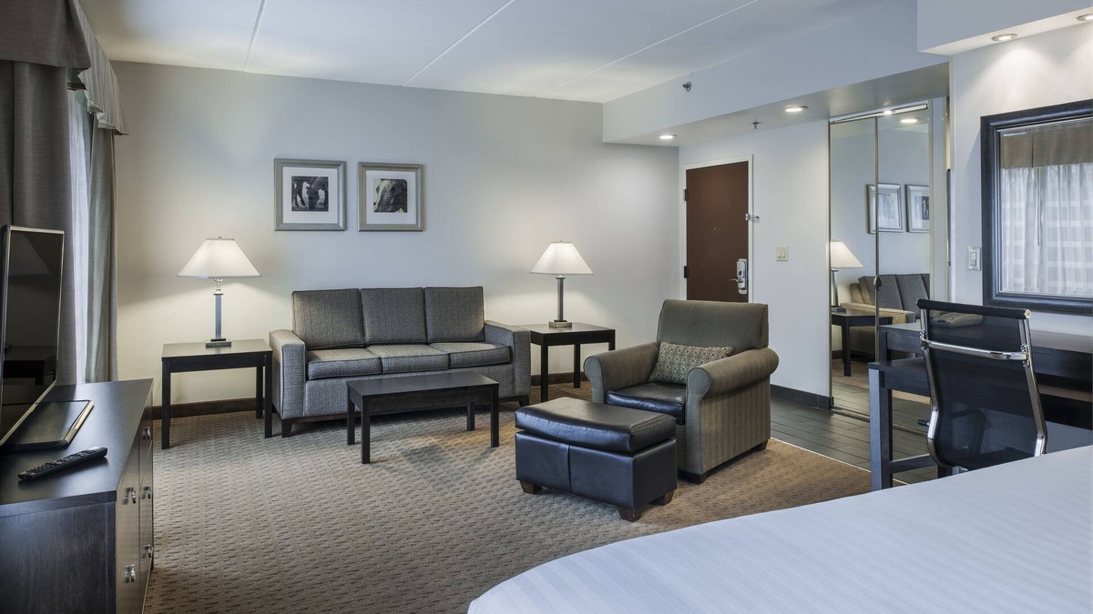 Laurel Hotel | Holiday Inn Express Hotel and Suites Laurel by IHG