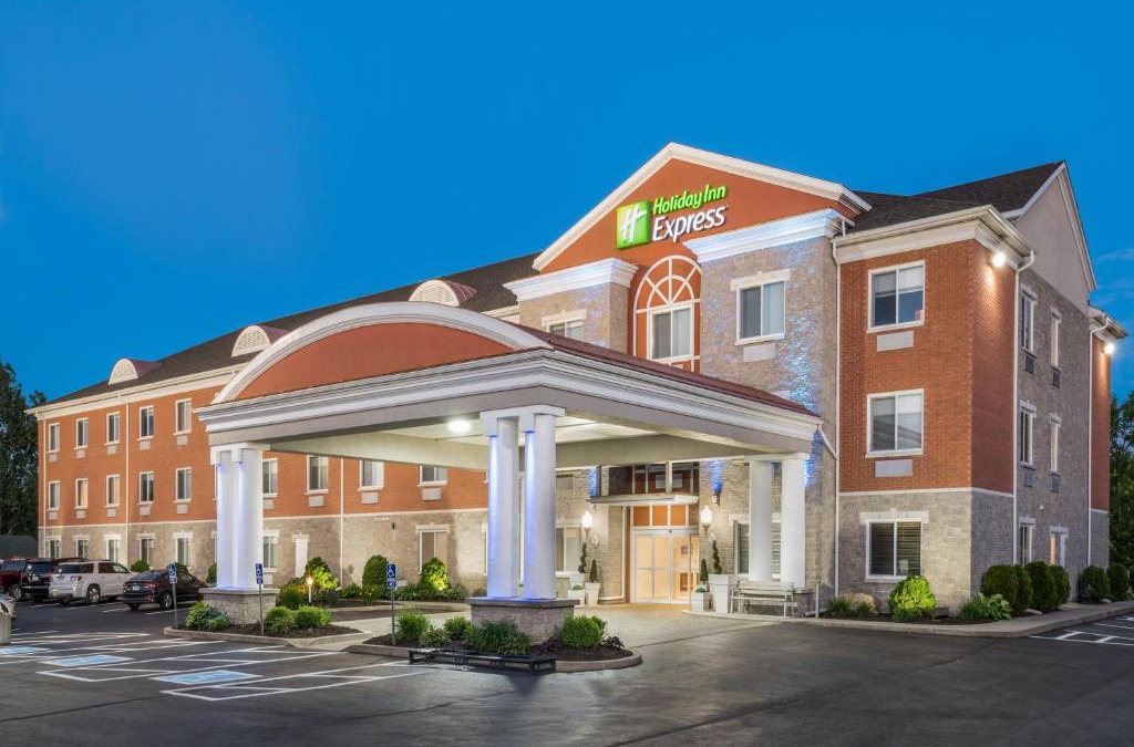 Gananoque Resort | Holiday Inn Express Hotel & Suites 1000 Islands - Gananoque by IHG