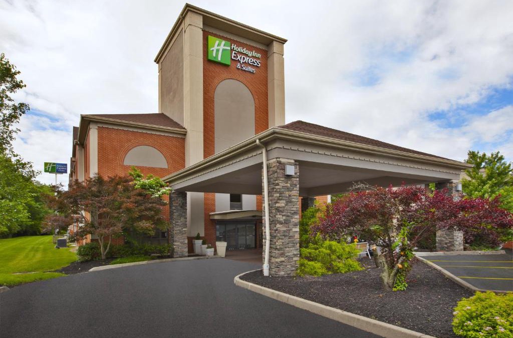 Milford Hotel | Holiday Inn Express Hotel & Suites Cincinnati Northeast-Milford by IHG