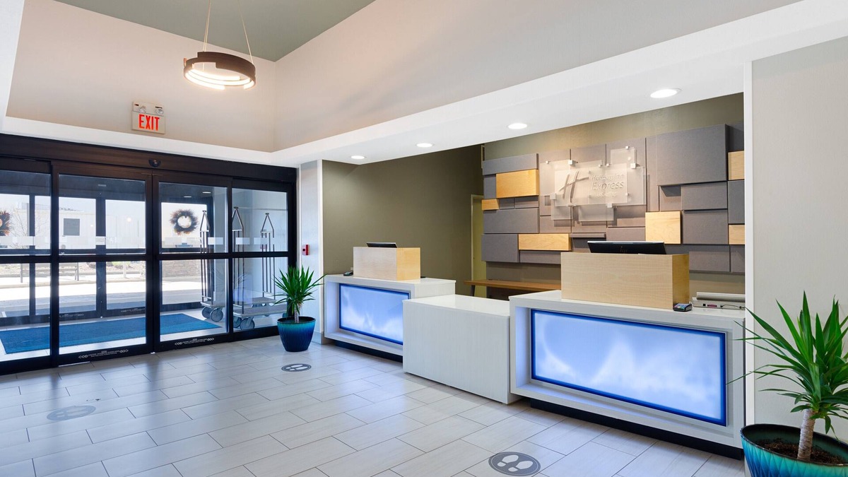 Weston Hotel | Holiday Inn Express Hotel & Suites Weston by IHG