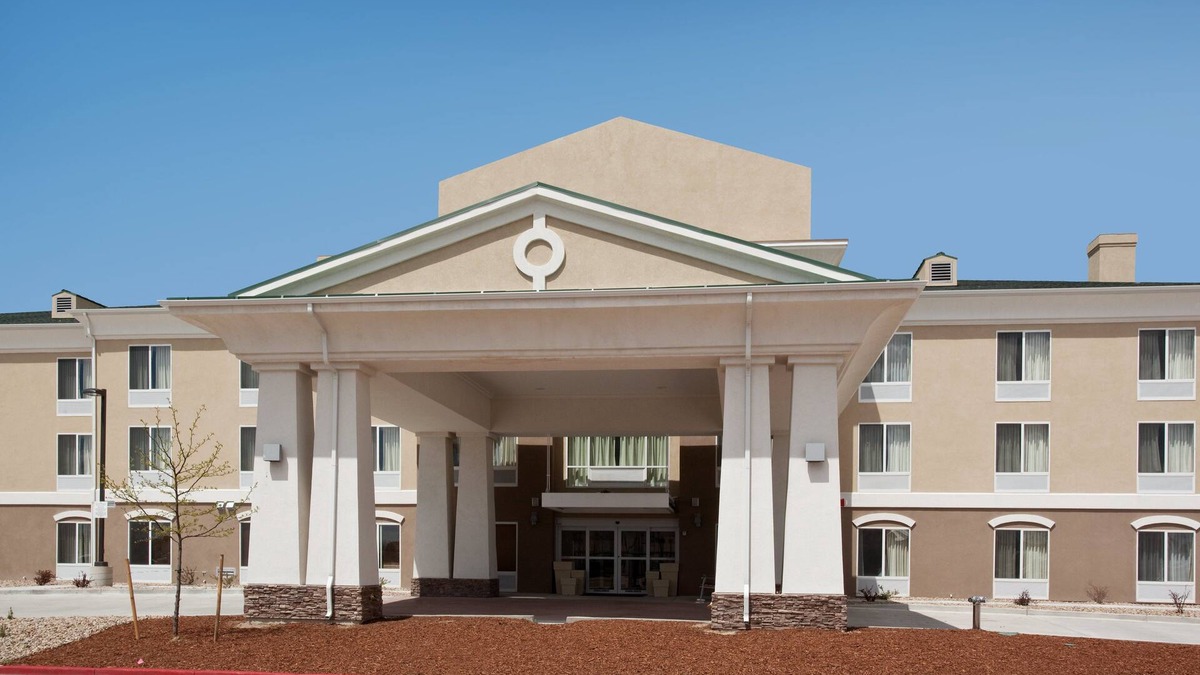 Lamar Hotel | Holiday Inn Express Hotel & Suites LAMAR by IHG
