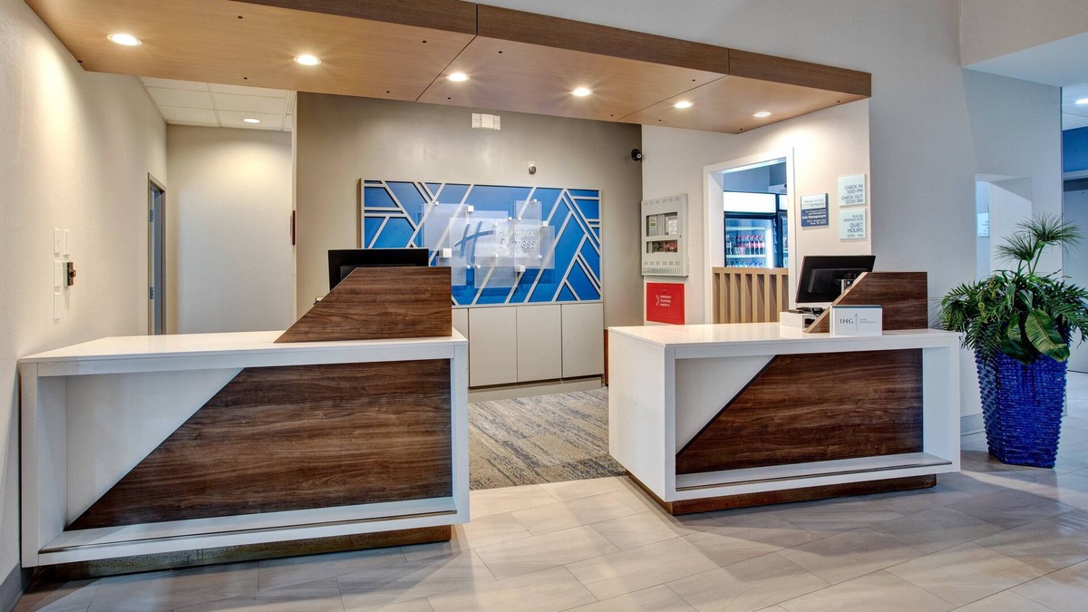 Dover Hotel | Holiday Inn Express Hotel & Suites Dover by IHG