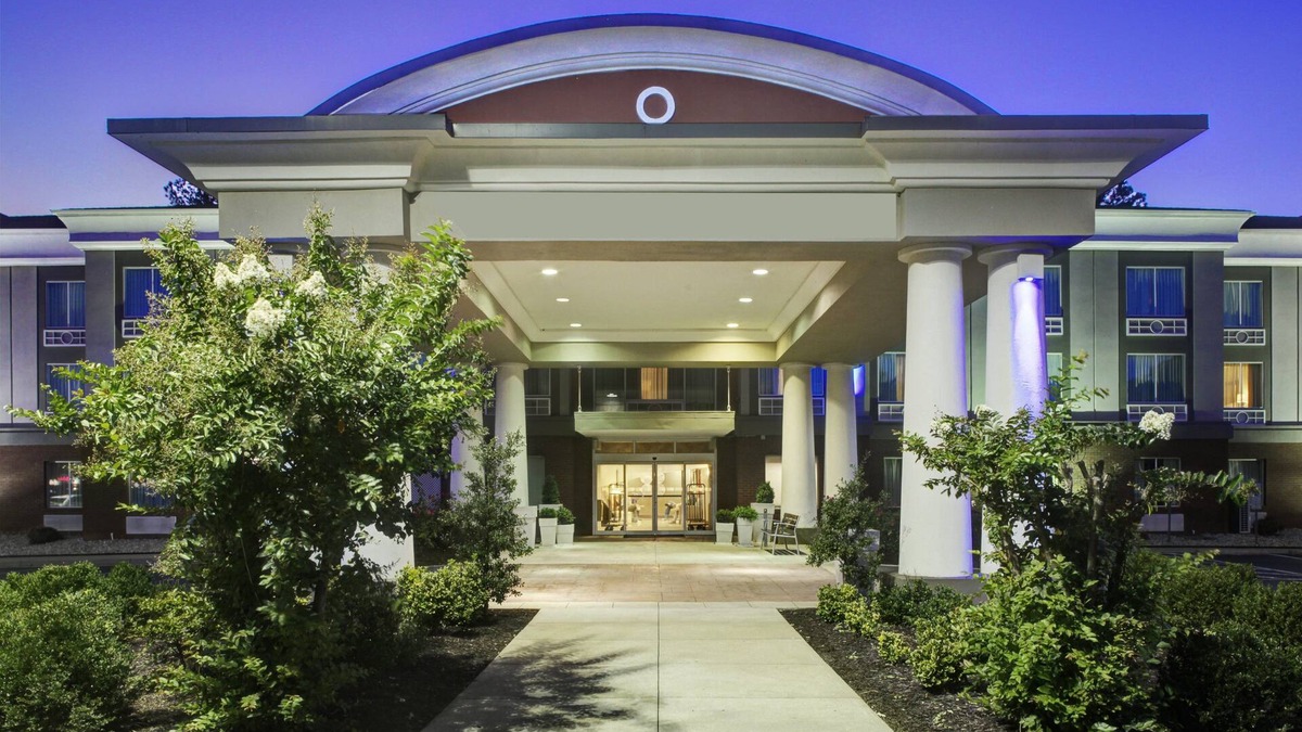 Emporia Hotel | Holiday Inn Express Hotel & Suites Emporia by IHG