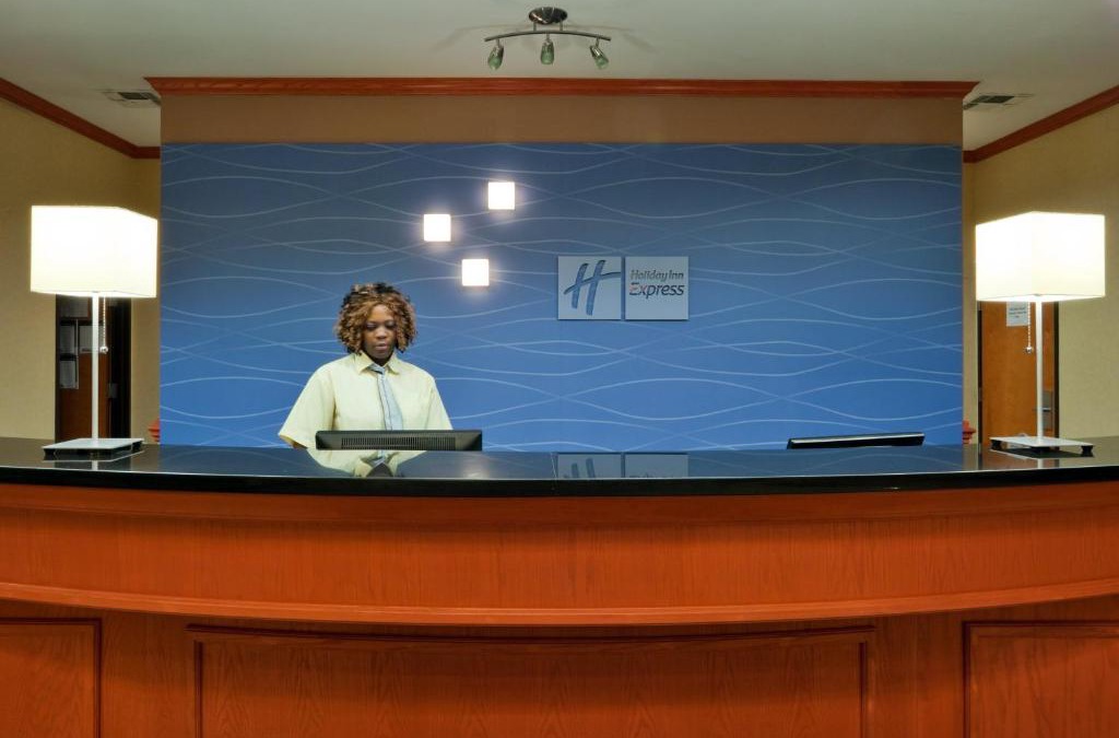 Fairfield Hotel | Holiday Inn Express Hotel and Suites Fairfield-North by IHG