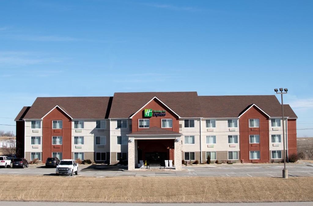Maryville Hotel | Holiday Inn Express Hotel & Suites Maryville by IHG