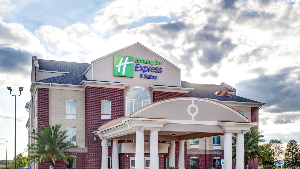 Mathews Hotel | Holiday Inn Express Hotel & Suites Raceland - Highway 90 by IHG