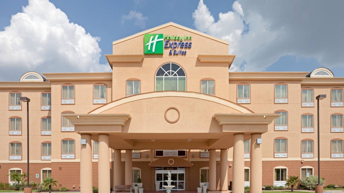Terrell Hotel | Holiday Inn Express Hotel & Suites Terrell by IHG