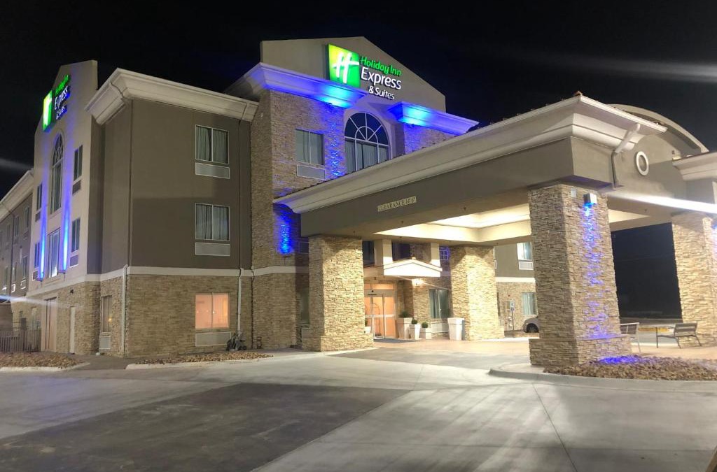 Woodward Hotel | Holiday Inn Express Hotel & Suites Woodward Hwy 270 by IHG