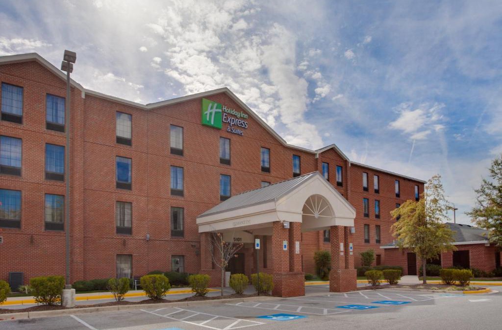 Lake Arbor Hotel | Holiday Inn Express I-95 Capitol Beltway - Largo by IHG