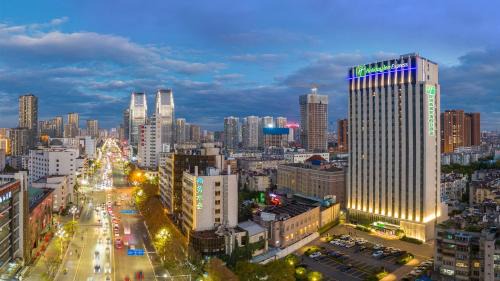 Wuhua Hotel | Holiday Inn Express Kunming West by IHG