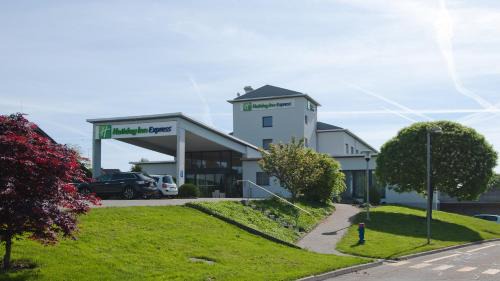 Neuenkirch Hotel | Holiday Inn Express Luzern-Neuenkirch by IHG