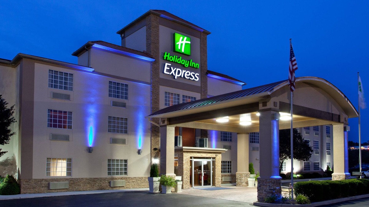 Delmont Hotel | Holiday Inn Express Murrysville - Delmont by IHG