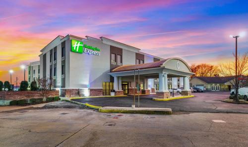 New Albany Hotel | Holiday Inn Express New Albany by IHG