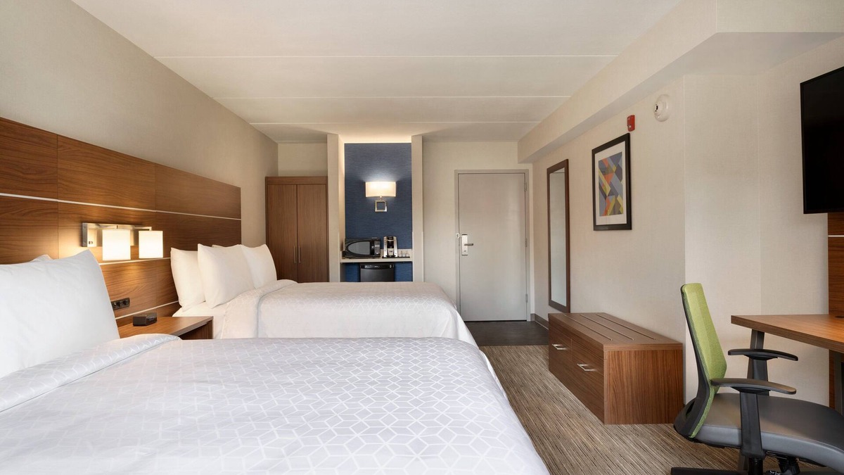 Plattsburgh Hotel | Holiday Inn Express Plattsburgh by IHG