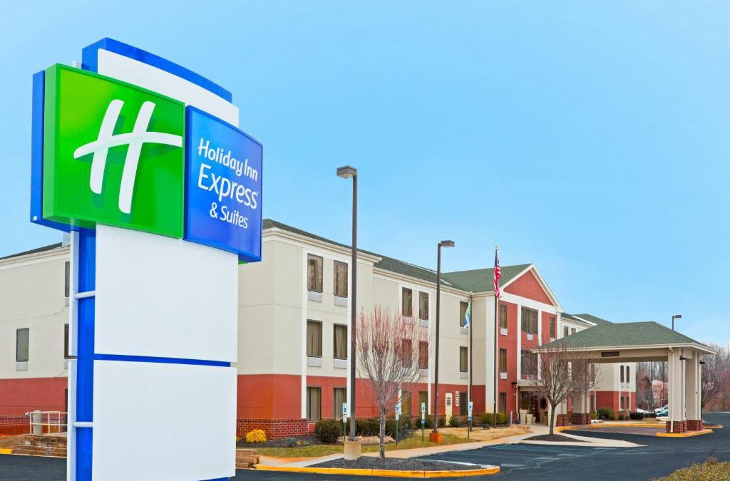 Deepwater Hotel | Holiday Inn Express & Suites Carneys Point - Pennsville by IHG