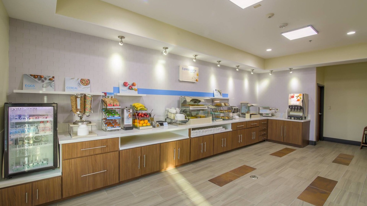Raymondville Hotel | Holiday Inn Express & Suites Raymondville by IHG