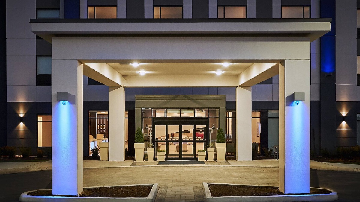Point Edward Hotel | Holiday Inn Express Sarnia - Point Edward by IHG