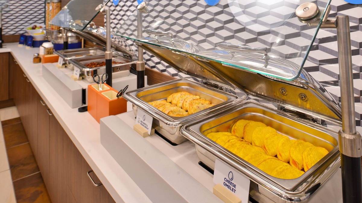 Somerset Hotel | Holiday Inn Express Somerset by IHG