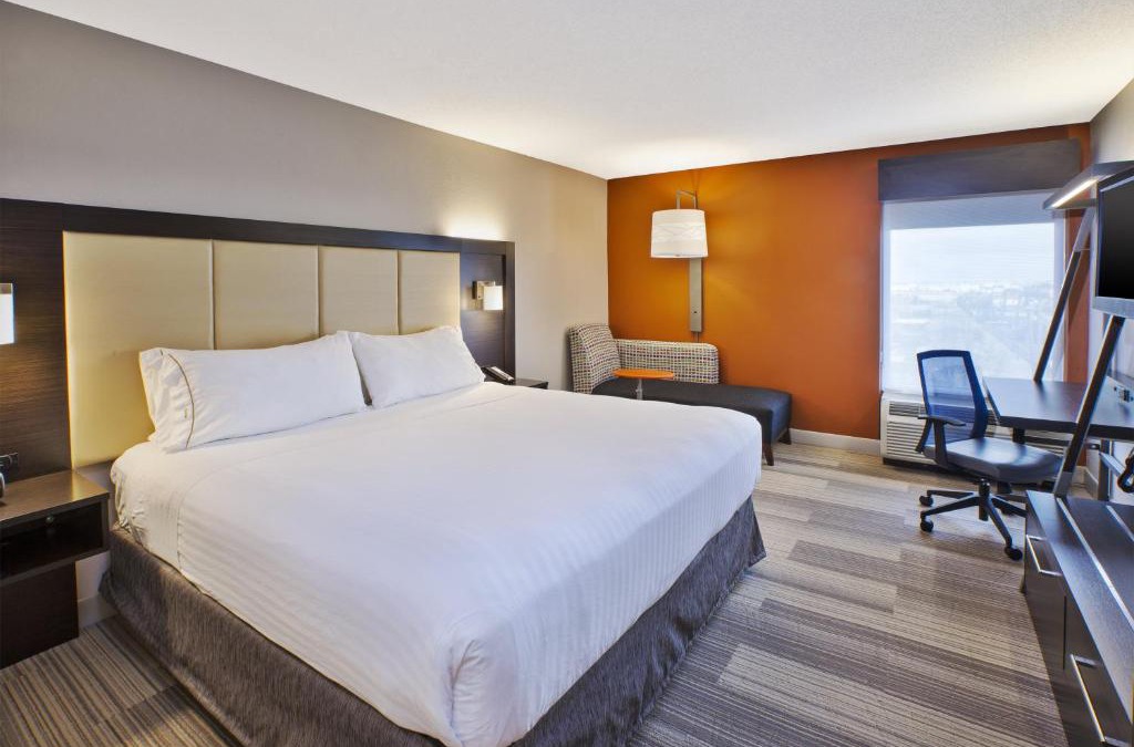 Bedford Park Hotel | Holiday Inn Express & Suites Chicago-Midway Airport by IHG