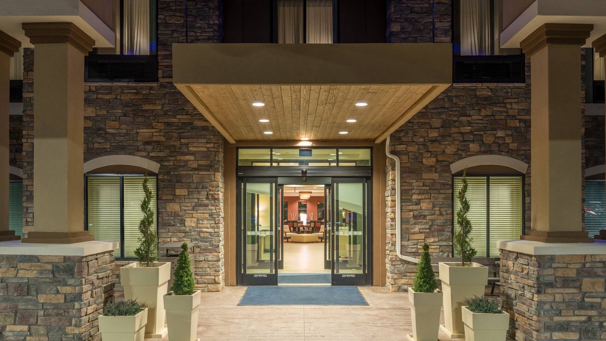 Castle Rock Hotel | Holiday Inn Express & Suites Denver South - Castle Rock by IHG