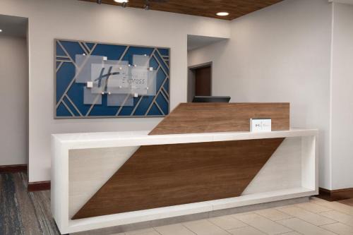Chambersburg Hotel | Holiday Inn Express & Suites by IHG Chambersburg by IHG