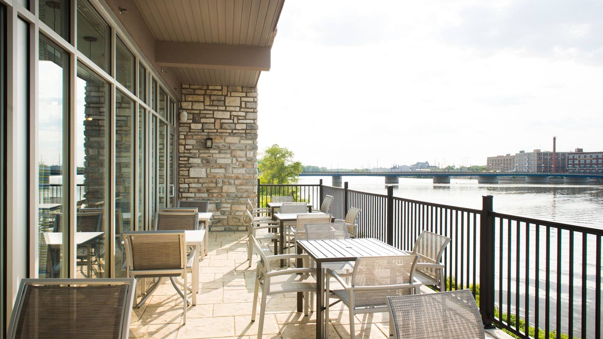 Galt Hotel | Holiday Inn Express & Suites Rock Falls by IHG