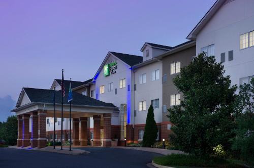 Ruckersville Hotel | Holiday Inn Express & Suites Charlottesville - Ruckersville by IHG