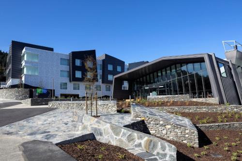 Queenstown City Centre Hotel | Holiday Inn Express & Suites Queenstown by IHG