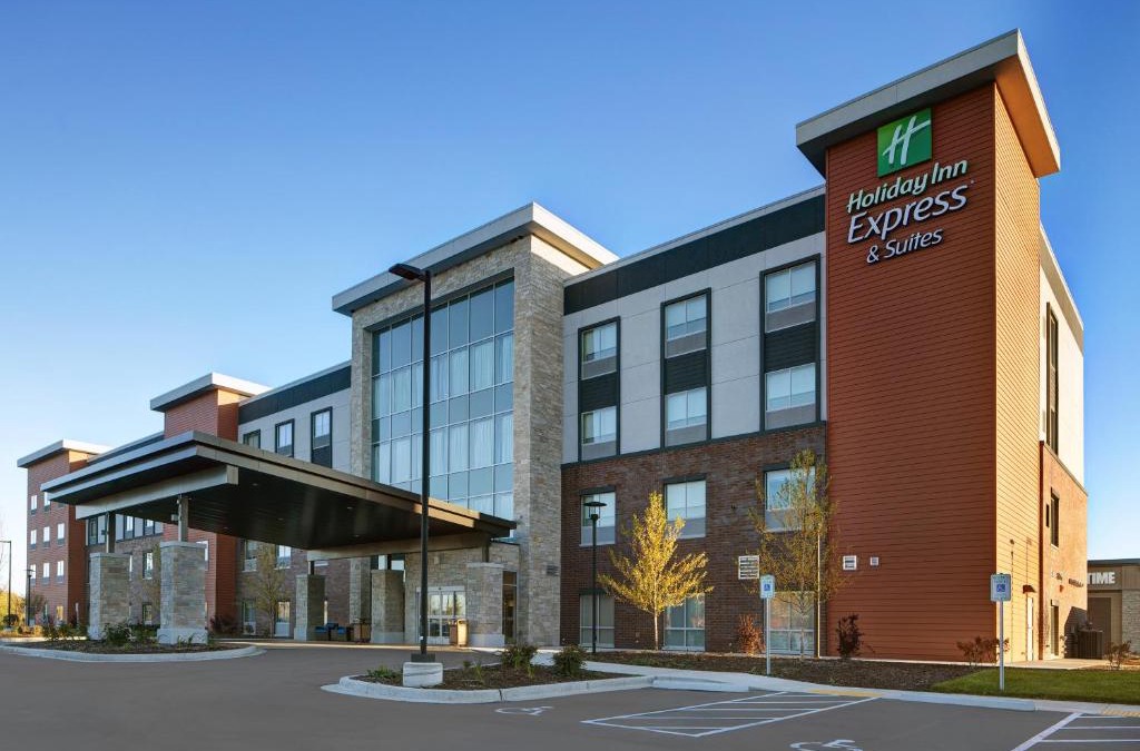 Brookfield Hotel | Holiday Inn Express & Suites - Milwaukee - Brookfield by IHG
