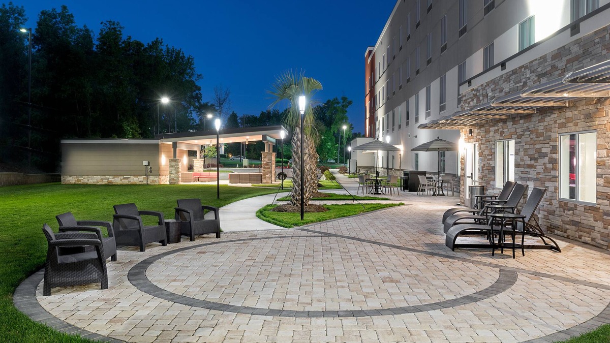 Toddville Road Hotel | Holiday Inn Express & Suites Charlotte Airport by IHG