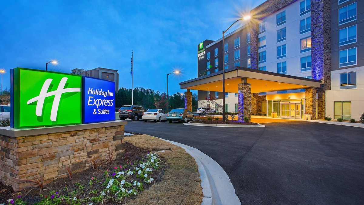 Covington Hotel | Holiday Inn Express & Suites Covington by IHG