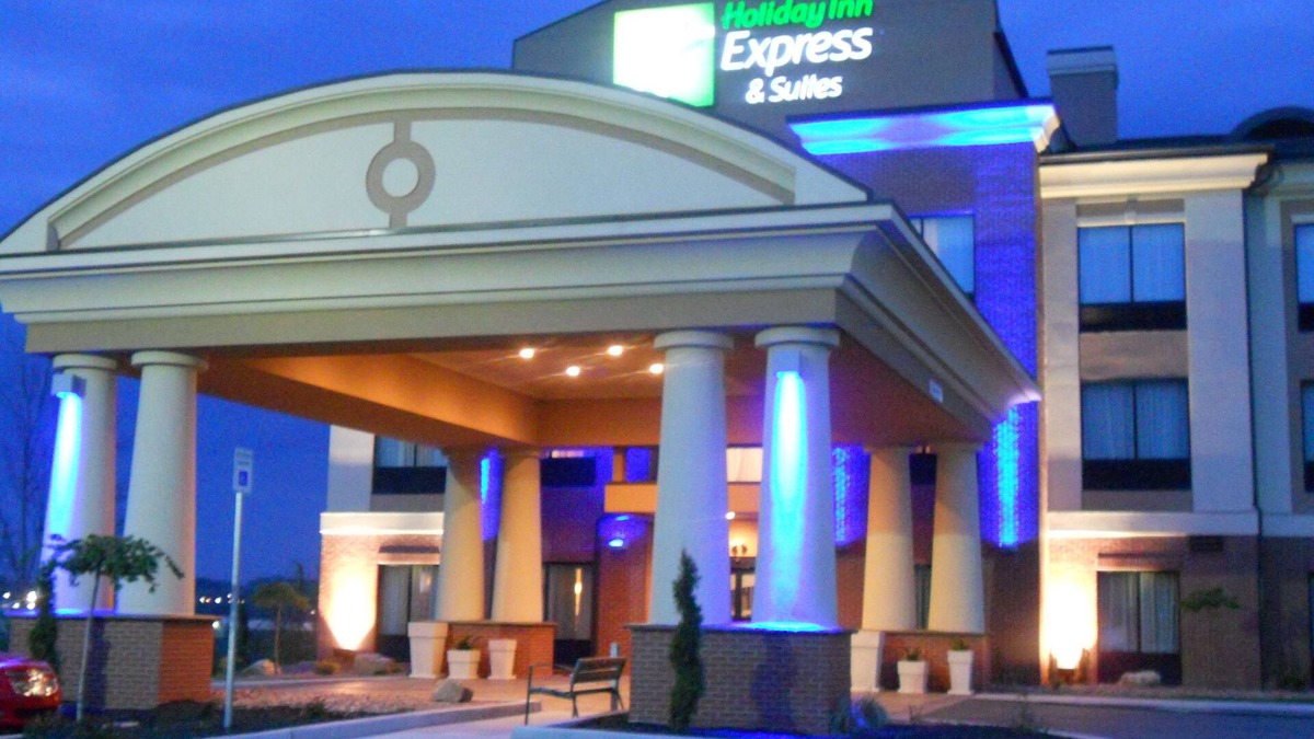 Grapeville Hotel | Holiday Inn Express & Suites Greensburg by IHG