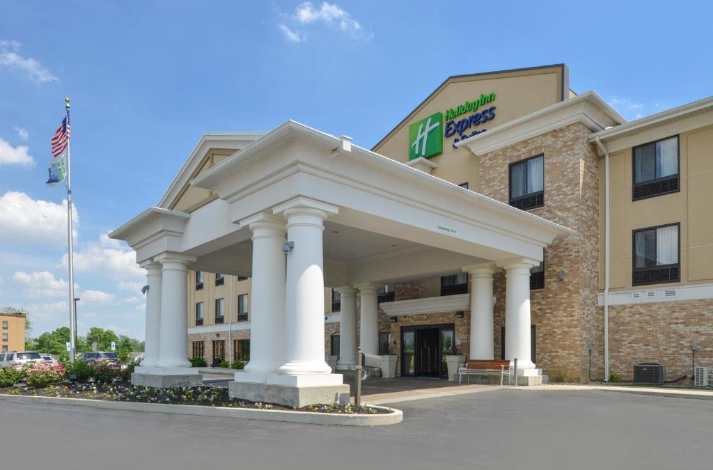 Greenfield Hotel | Holiday Inn Express & Suites Greenfield by IHG