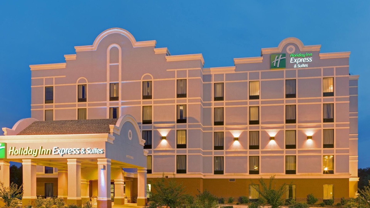 Greenwood Hotel | Holiday Inn Express & Suites - Greenwood by IHG