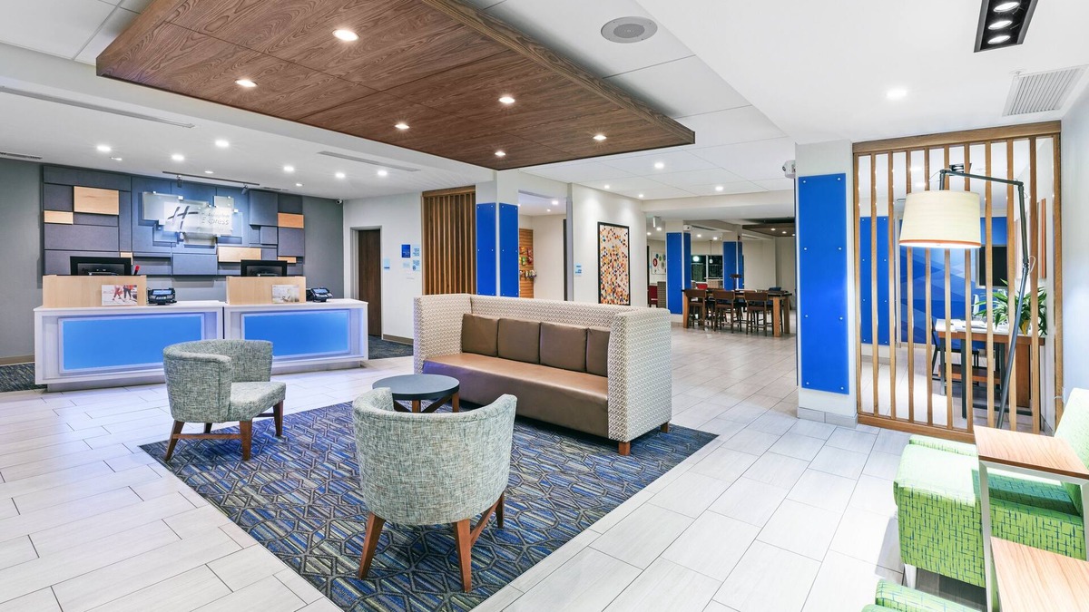 Junction Hotel | Holiday Inn Express & Suites Junction by IHG