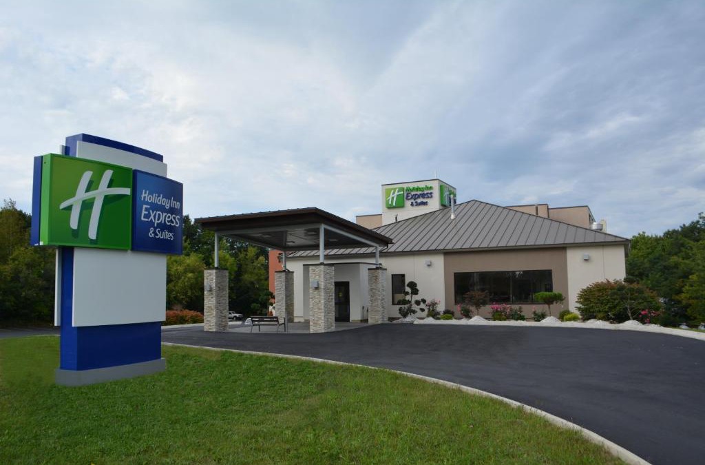 Waterville Hotel | Holiday Inn Express & Suites Waterville - North by IHG