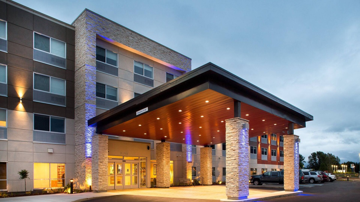Terrace Hotel | Holiday Inn Express & Suites Terrace by IHG