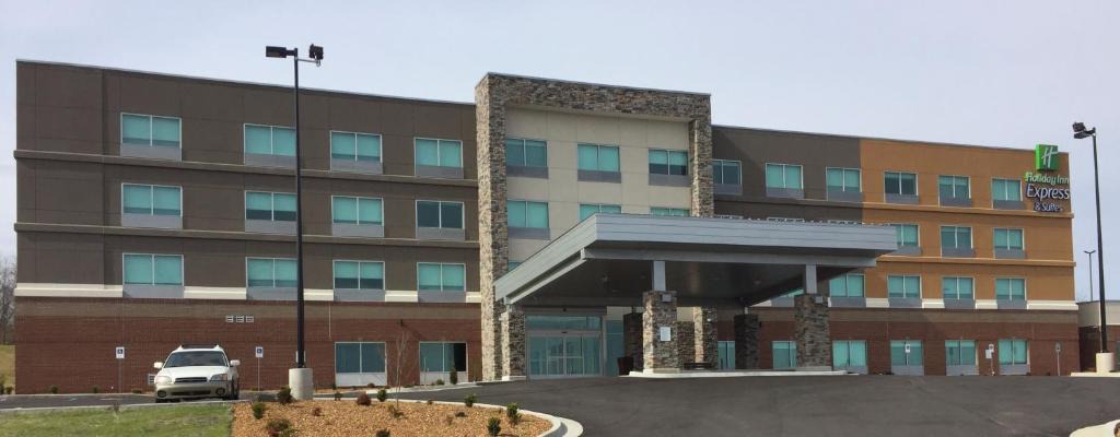 Danville Hotel | Holiday Inn Express & Suites Danville by IHG