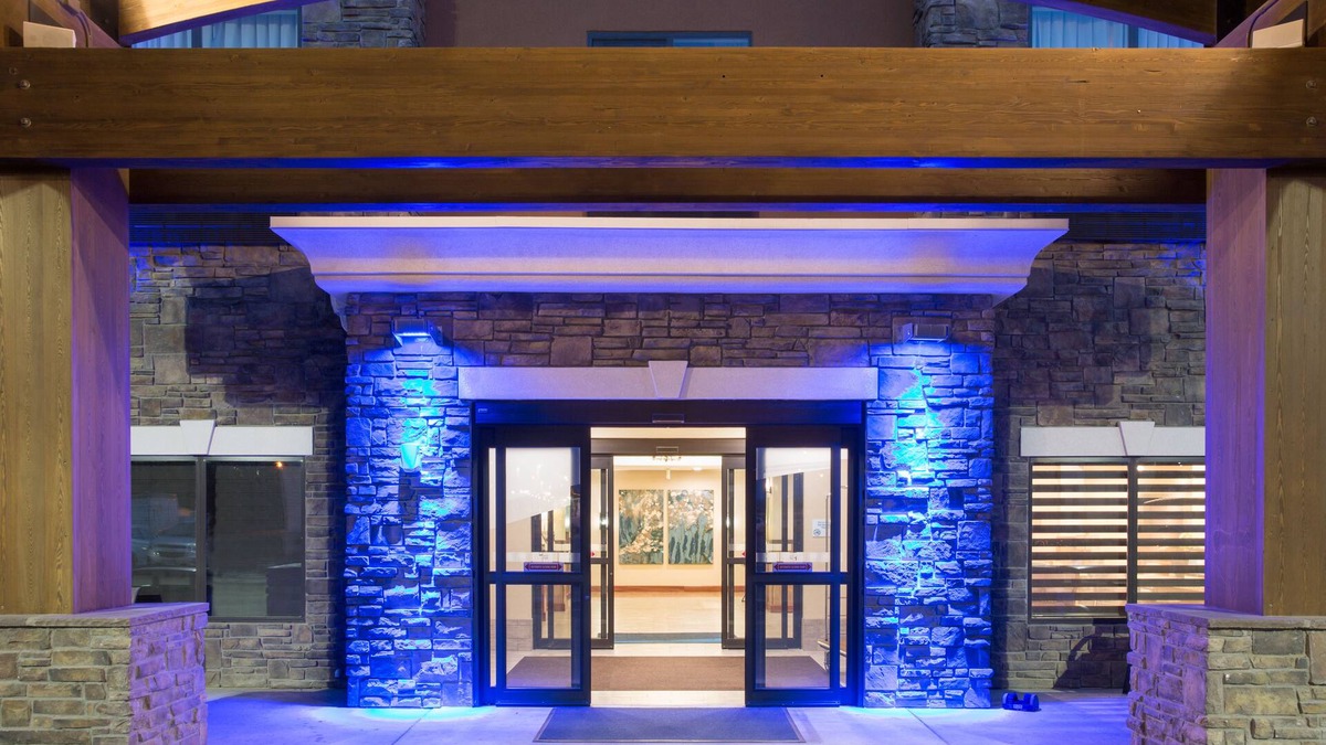 Glendive Hotel | Holiday Inn Express & Suites Glendive by IHG