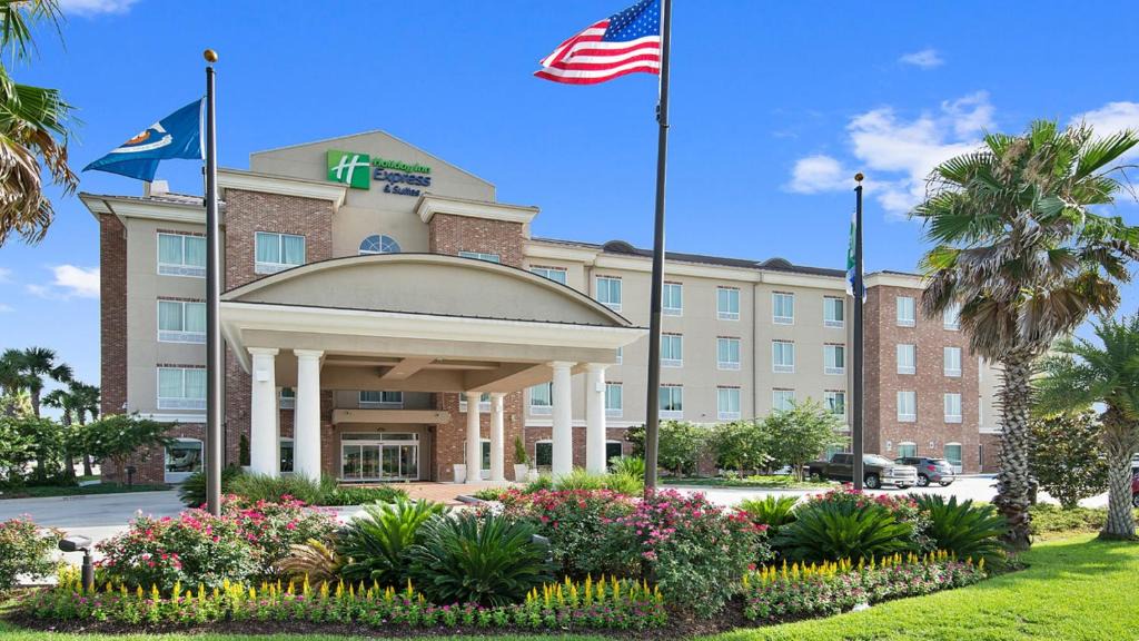 Gonzales Hotel | Holiday Inn Express & Suites Gonzales by IHG