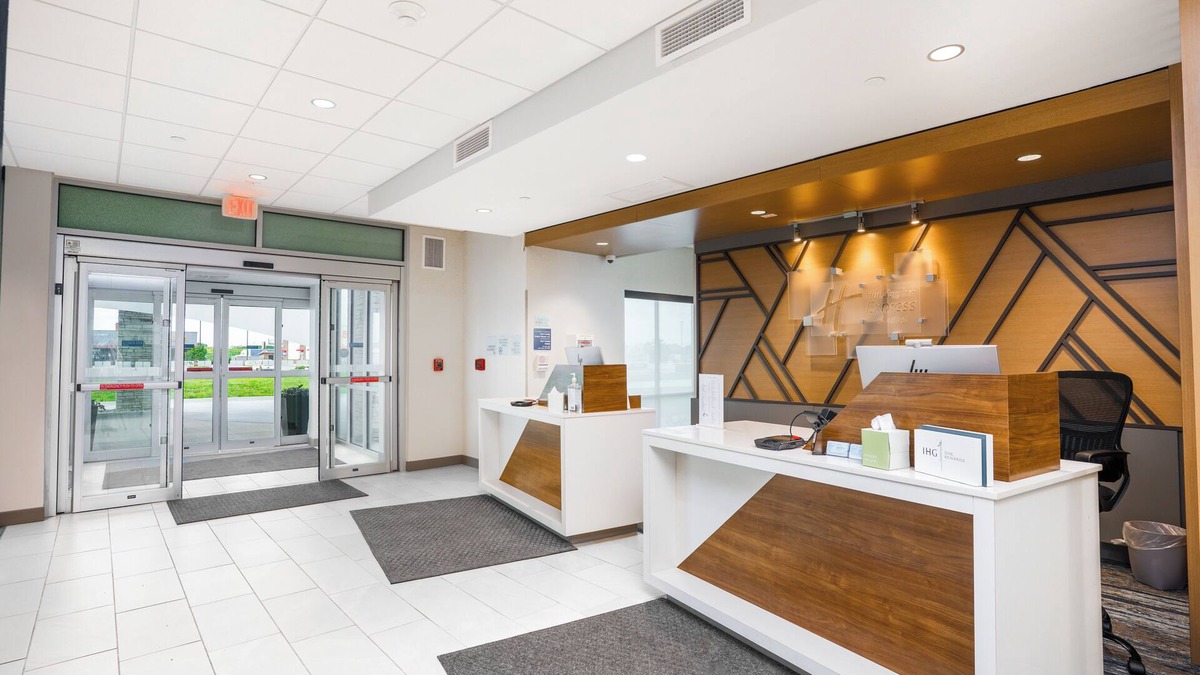 Marion Hotel | Holiday Inn Express & Suites Cedar Rapids NE – Marion by IHG